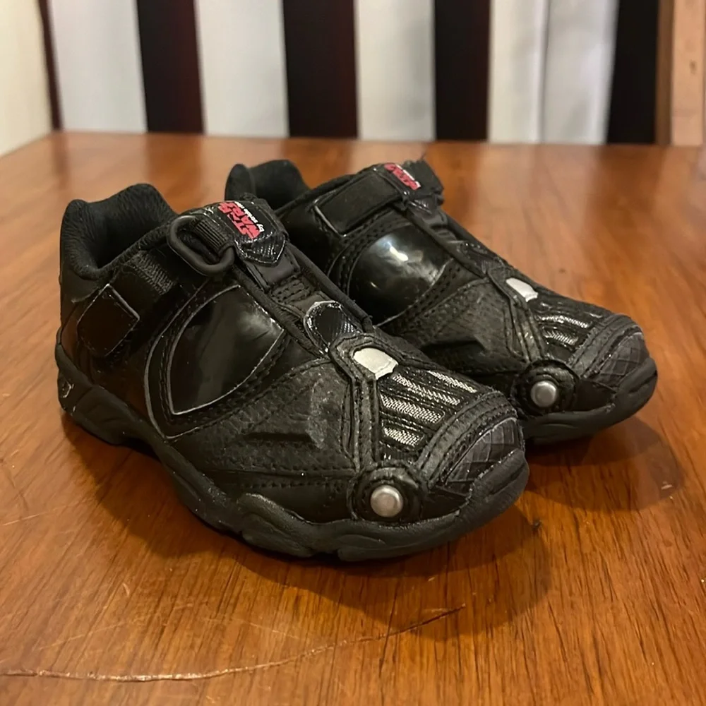 Stride Rite Star Wars Darth Vader Lighted Shoes Sneakers Boys Toddlers 8.5 Wide